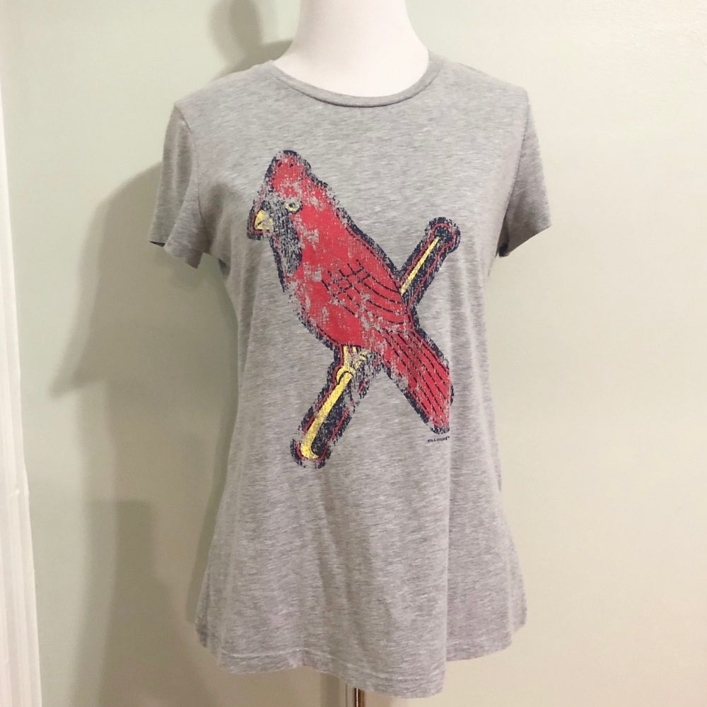 MLB Cardinals Distressed Logo Graphic Tee Small